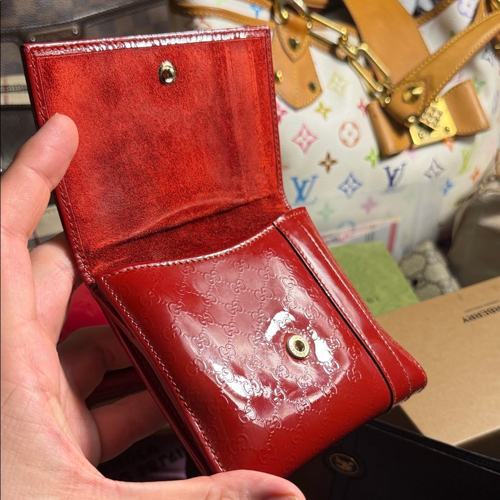 Gucci Glossy Red Leather Wallet - Picture 2 of 3